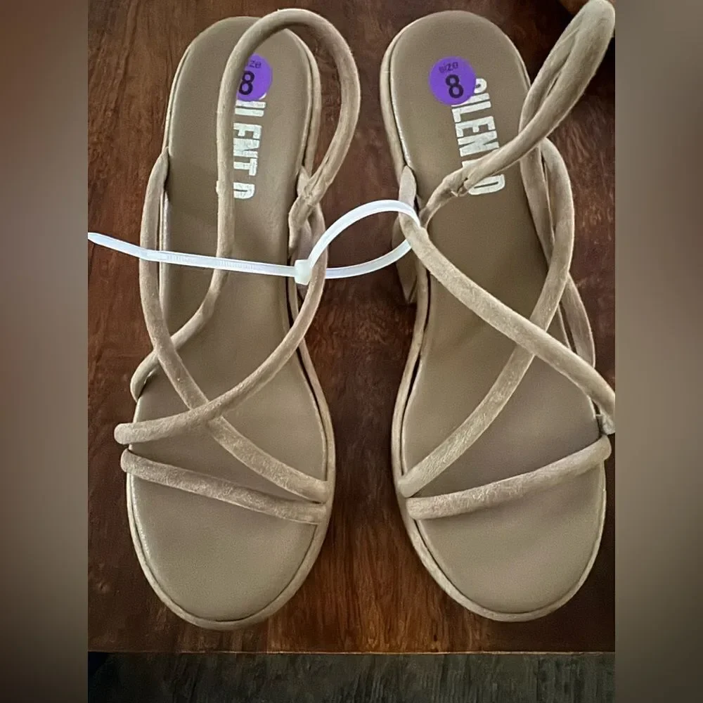 Anthropologie Silent D Star Platform heels Taupe 8 NEW